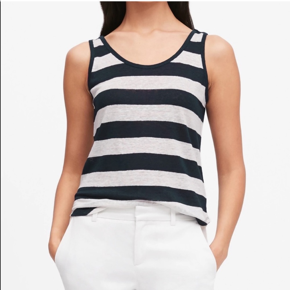 Banana Republic Tank 🐬🏝😎
